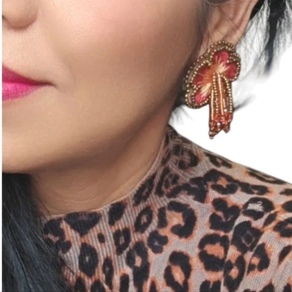 Handembroidered Flower Earrings - Picture 4 of 6